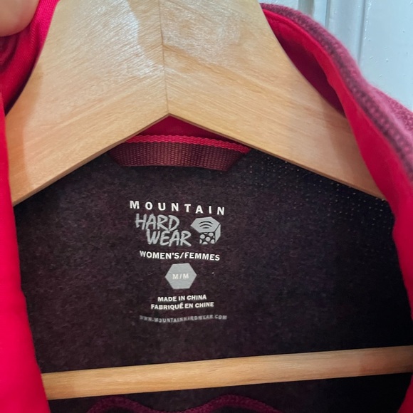 Mountain hardware women’s medium pullover. Ski sweater/ athleisure. - Picture 2 of 7